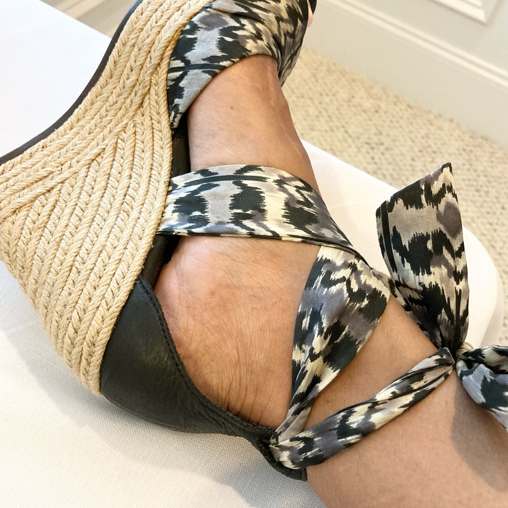 UGG Lucianna Espadrille Wedge size 8 - Picture 6 of 6